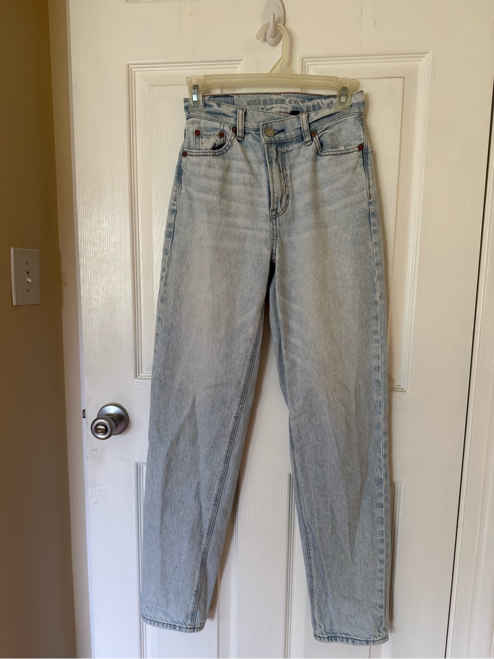 American Eagle Light Wash Highest Rise Baggy Straight Women's Jeans